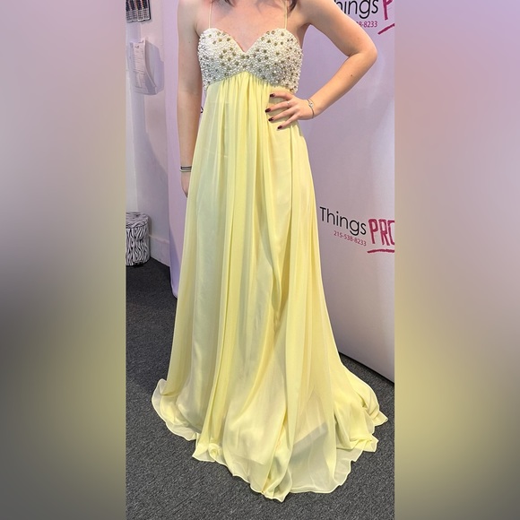 BRAND NEW 2023 PROM DRESS!! - Picture 3 of 3